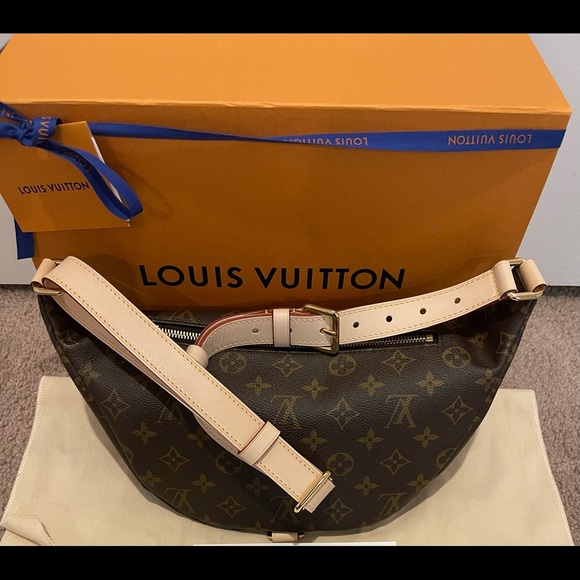 Brand new monogram bumbag - Picture 4 of 11